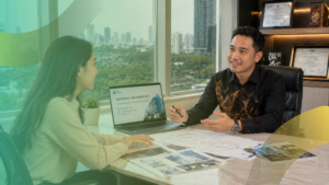 Penjelasan SLF kepada klien di ruang meeting profesional