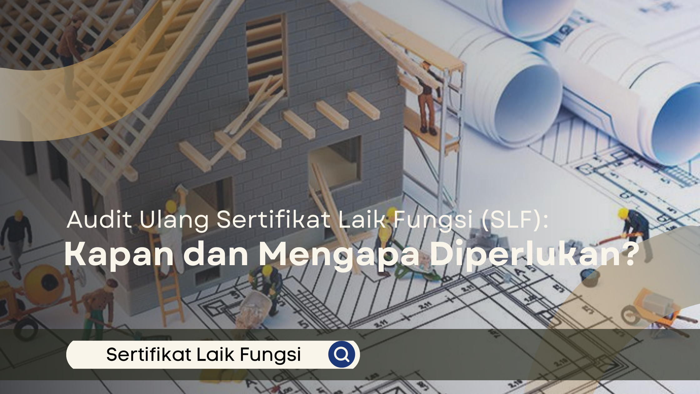 Insinyur proyek memeriksa dokumen teknis bangunan di lokasi konstruksi sebagai bagian dari audit Sertifikat Laik Fungsi (SLF).